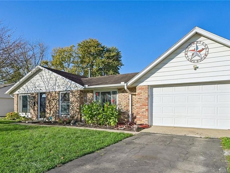 811 Bayberry Drive, New Carlisle, OH 45344 Photo 6