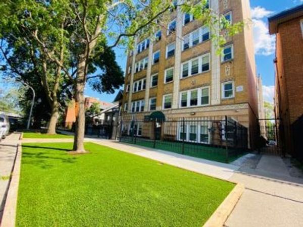 1521 W Sherwin Avenue, Unit 410, Chicago, IL 60626