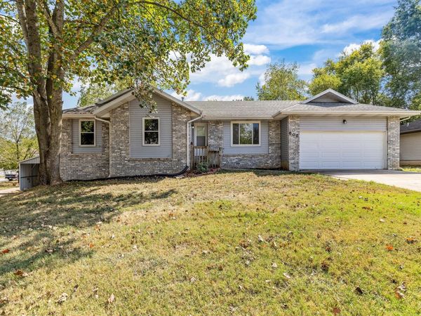 602 E Cherry Street , Nixa, MO 65714