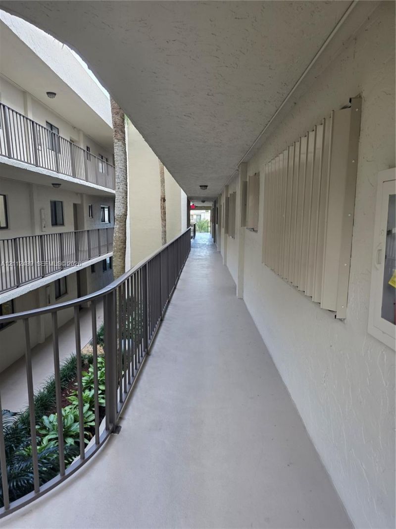 8065 SW 107th Ave , Unit 202, Miami, FL 33173 Photo