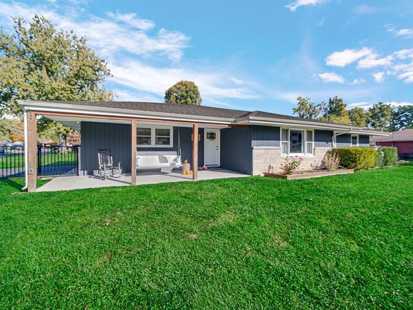 203 Bullseye Lake Road , Valparaiso, IN 46383