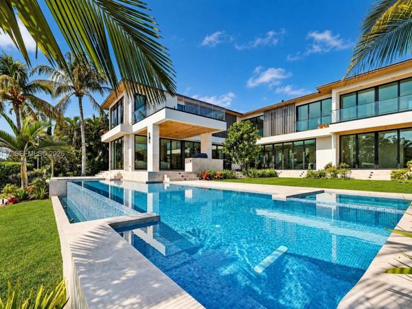 770 Lake Rd , Miami, FL 33137