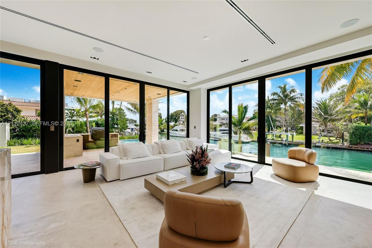 770 Lake Rd , Miami, FL 33137 Photo