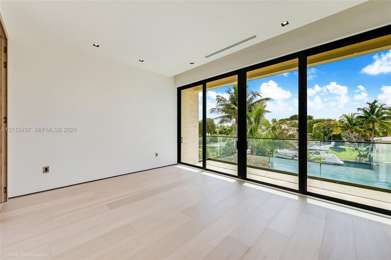 770 Lake Rd , Miami, FL 33137 Photo
