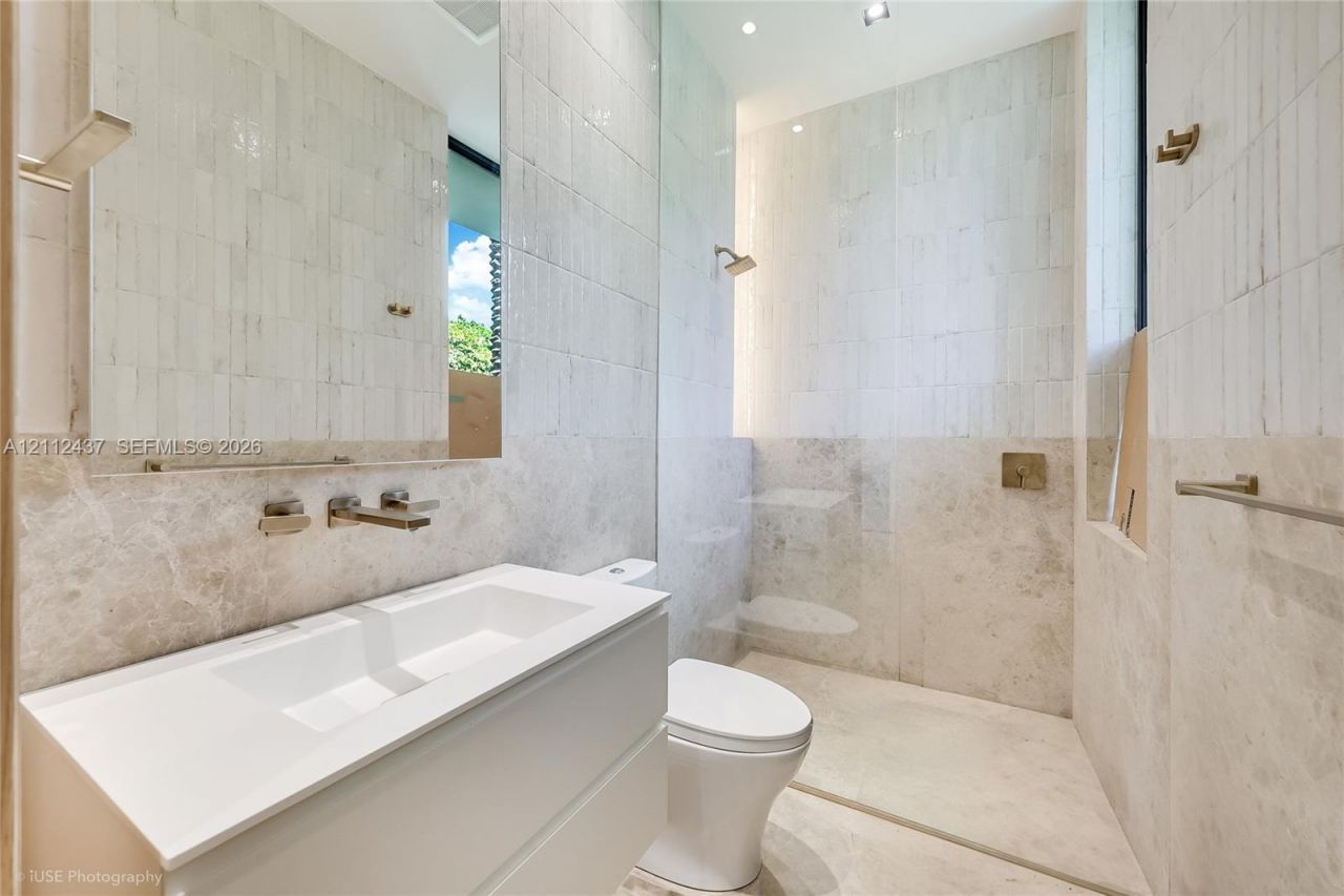 770 Lake Rd , Miami, FL 33137 Photo