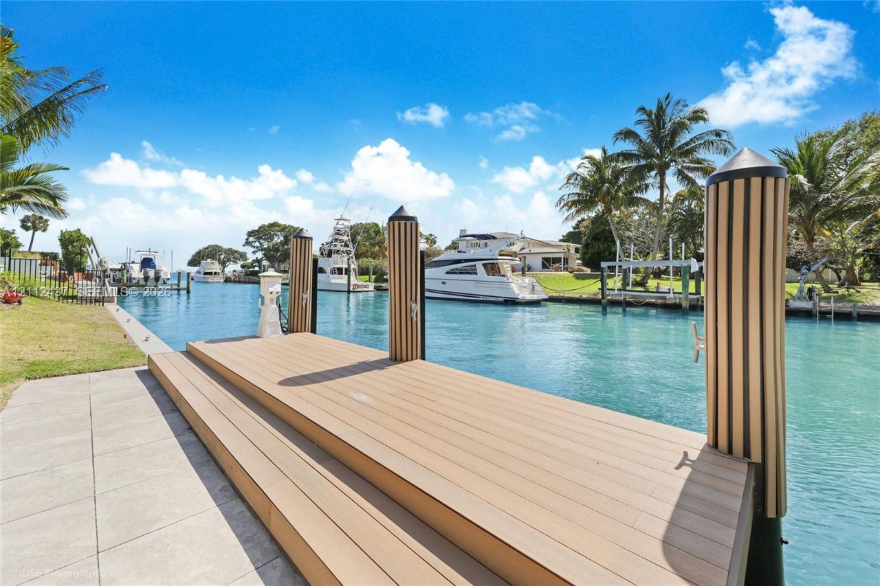 770 Lake Rd , Miami, FL 33137 Photo