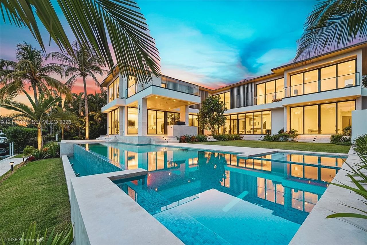 770 Lake Rd , Miami, FL 33137 Photo