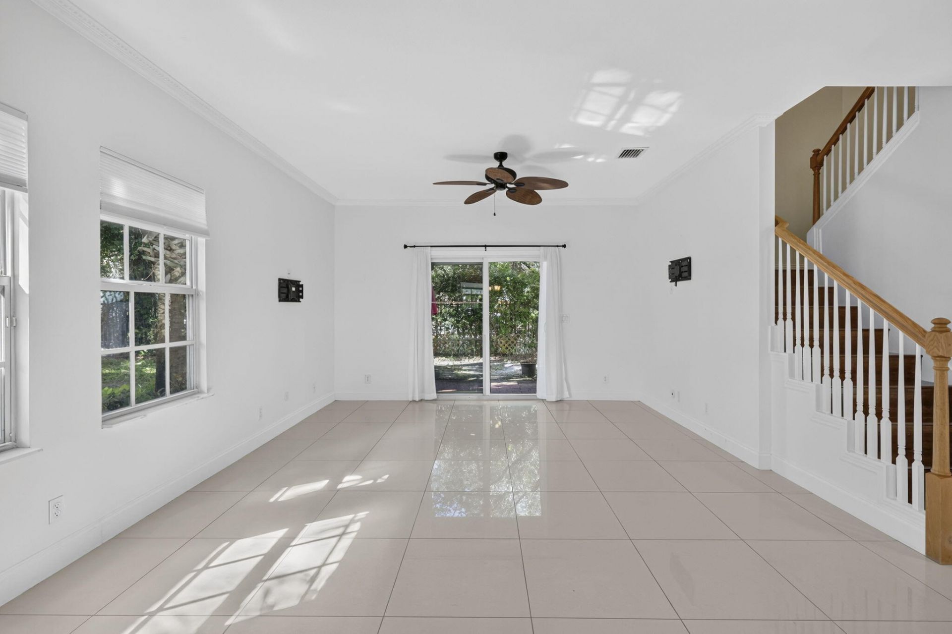 4216 Leo Lane, Unit 4F, Riviera Beach, FL 33410 Photo