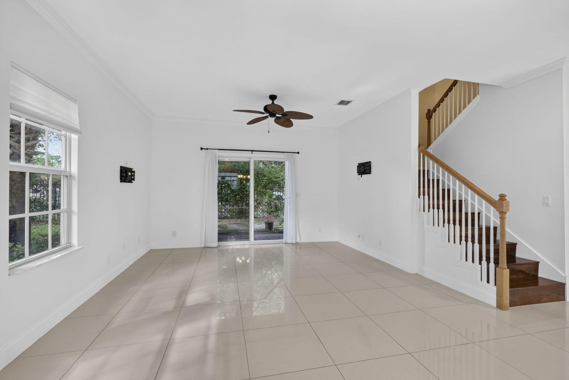 4216 Leo Lane, Unit 4F, Riviera Beach, FL 33410 Photo
