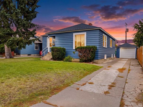 607 S Tieton Ave, Wapato, WA 98951