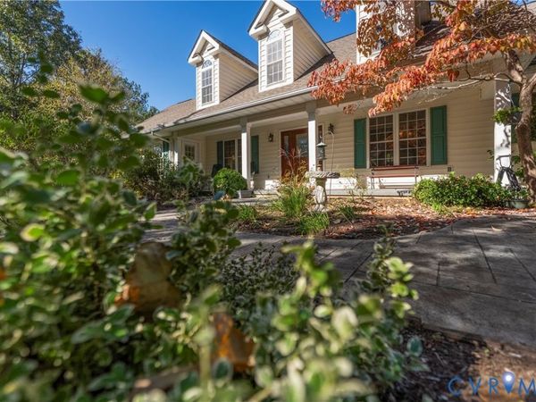 1437 Saw Mill Rd , Farmville, VA 23901