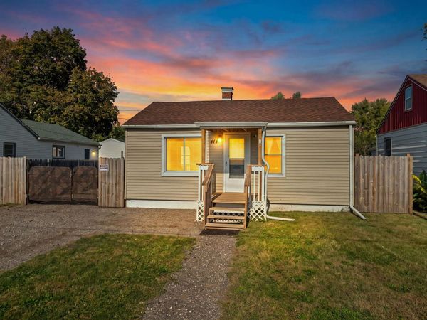 414 Old Harlem Road, MACHESNEY PARK, IL 61115
