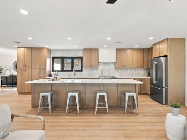 8713 E SANDALWOOD Drive, Scottsdale, AZ 85250