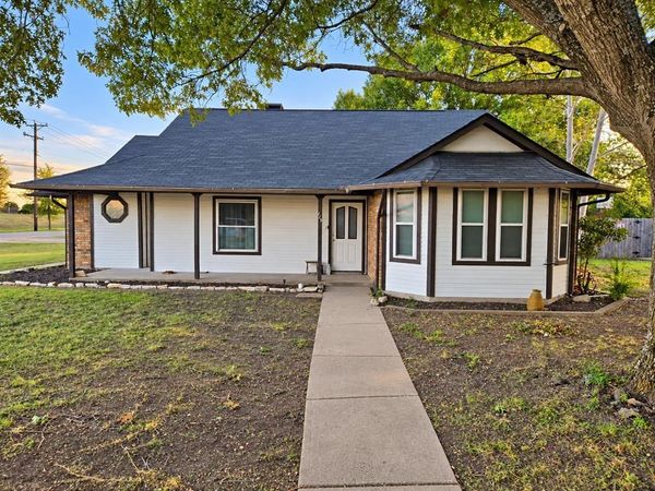 113 Dove Avenue , Red Oak, TX 75154