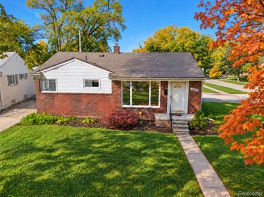 19448 Woodmont Street , Harper Woods, Mi 48225