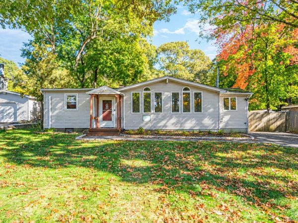 15 S Bicycle Path , Selden, NY 11784
