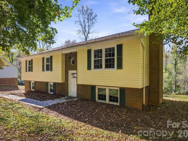 306 New Orleans Boulevard , Morganton, NC 28655