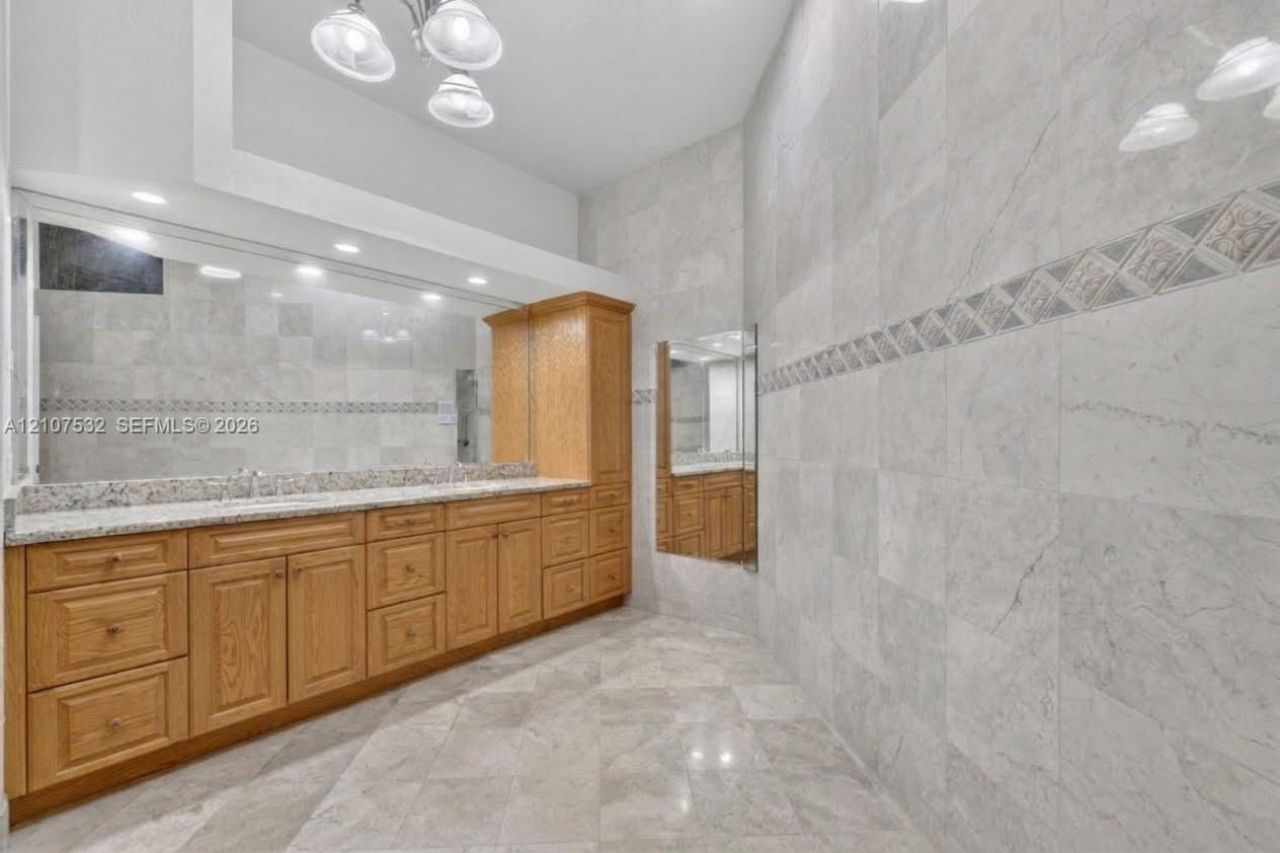 9124 NW 147th Ter , Miami Lakes, FL 33018 Photo