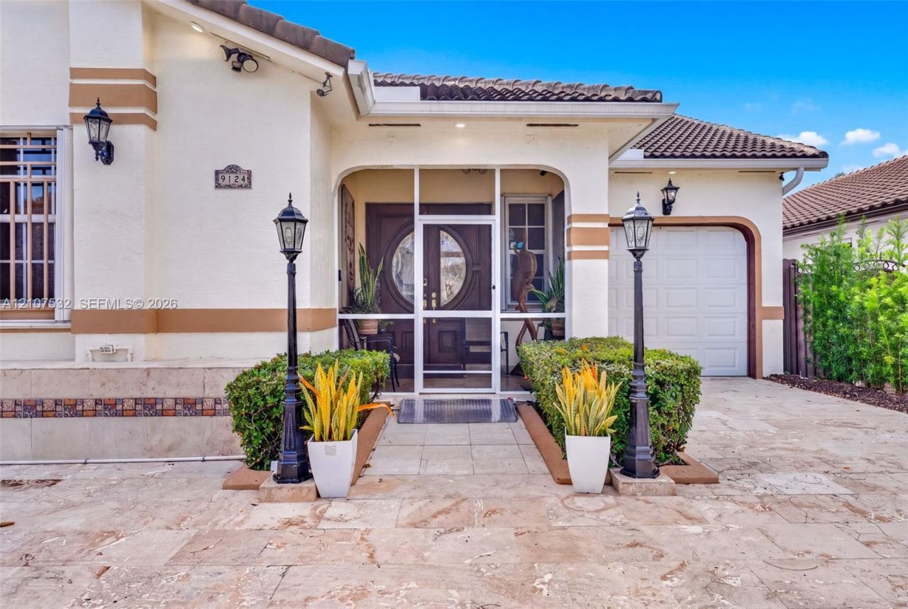 9124 NW 147th Ter , Miami Lakes, FL 33018 Photo