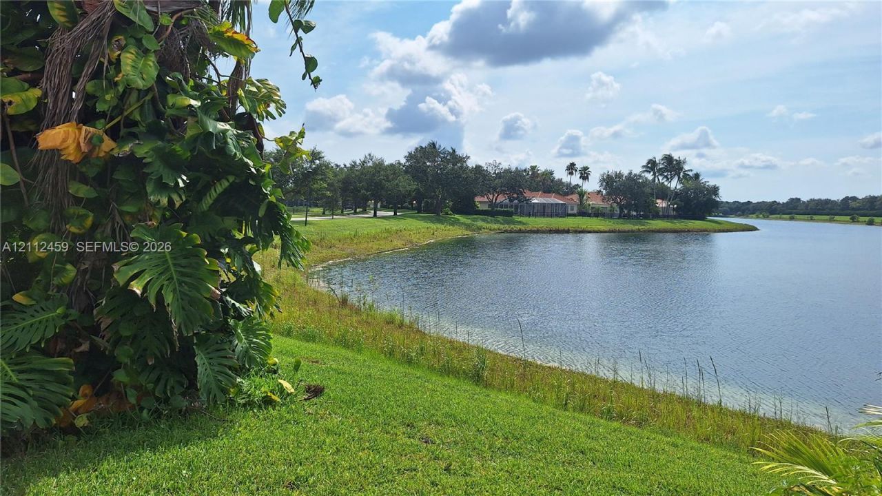 2104 Tigris Dr , Unit 2104, West Palm Beach, FL 33411 Photo