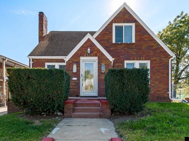 4915 Ames Avenue, Omaha, NE 68104