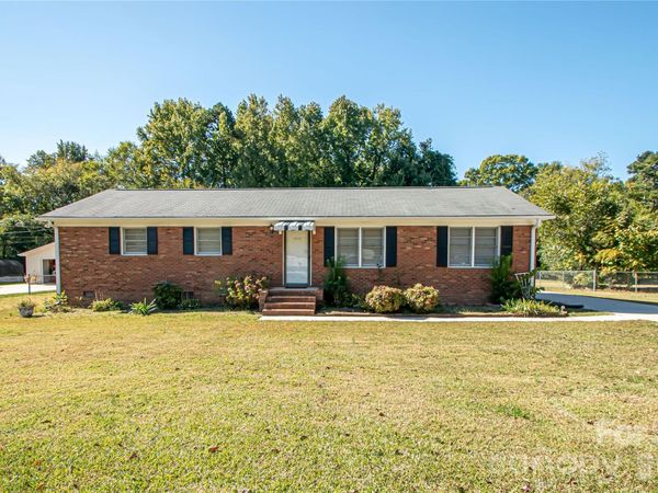 6016 Potter Road , Matthews, NC 28104