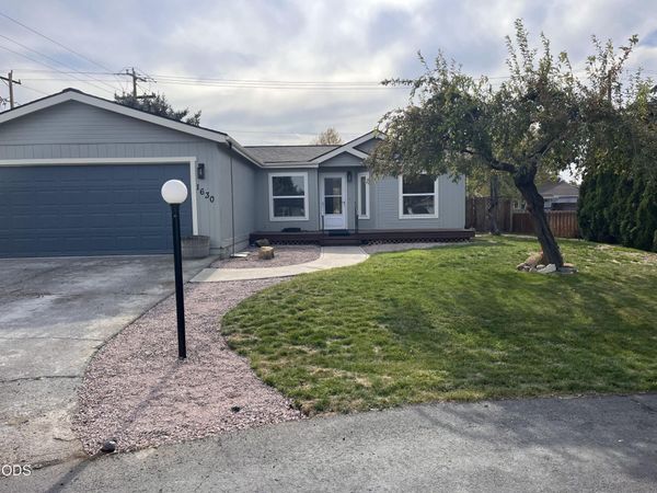 1630 NE 6TH Street, Redmond, OR 97756