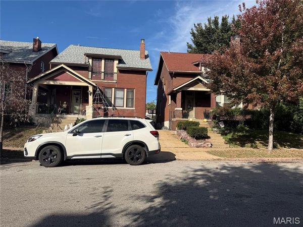 3957 Russell Boulevard, St Louis, MO 63110