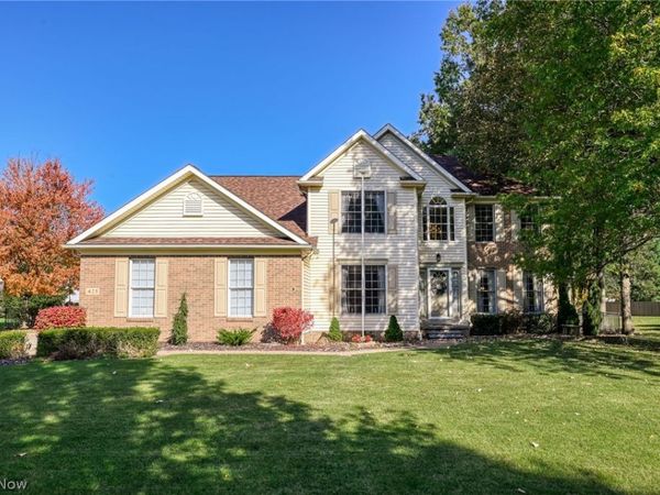425 Middlestone Way, Cuyahoga Falls, OH 44223