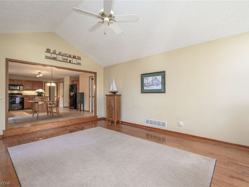 425 Middlestone Way, Cuyahoga Falls, OH 44223 Photo 16