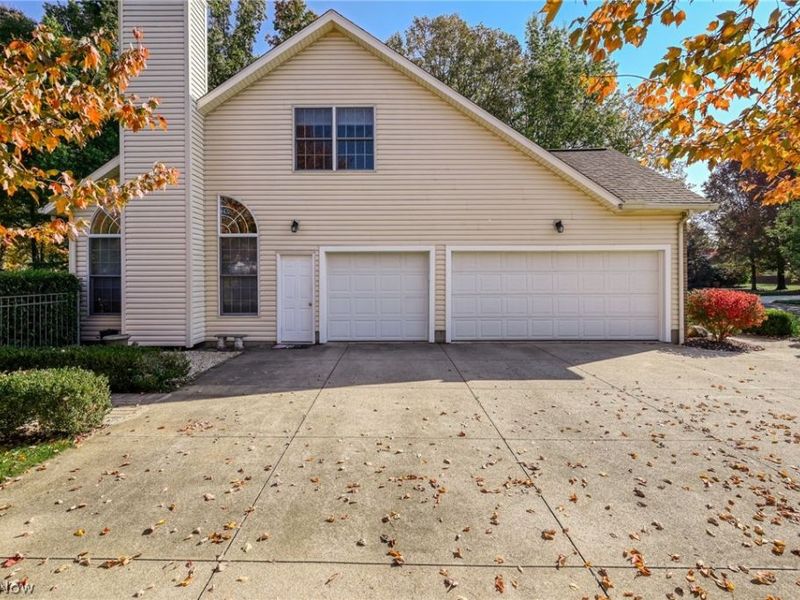 425 Middlestone Way, Cuyahoga Falls, OH 44223 Photo 2