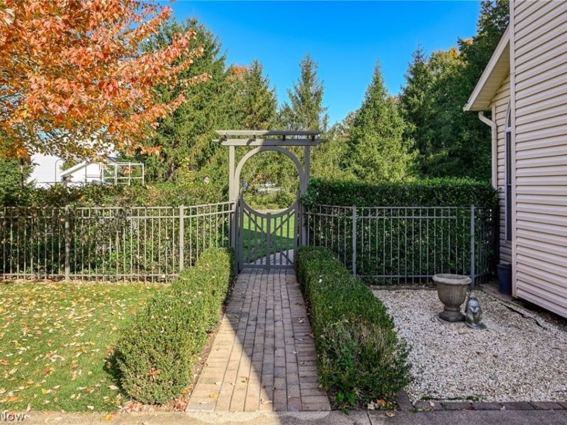 425 Middlestone Way, Cuyahoga Falls, OH 44223 Photo 28