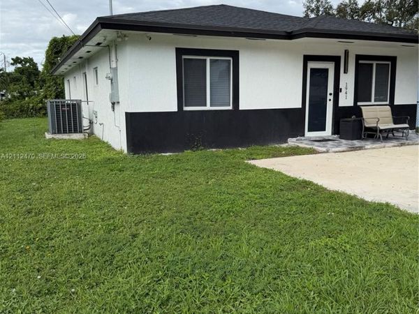 1941 NW 151st St , Miami Gardens, FL 33054