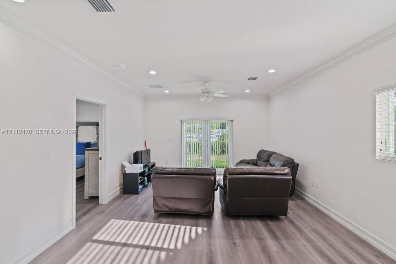 1941 NW 151st St , Miami Gardens, FL 33054 Photo