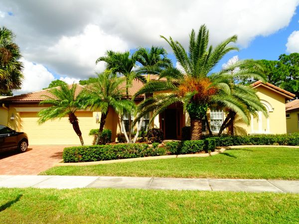 854 SW SAINT TROPEZ Court, Port St. Lucie, FL 34986