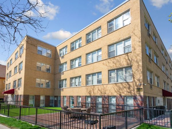 1303 W Estes Avenue, Unit 4W, Chicago, IL 60626