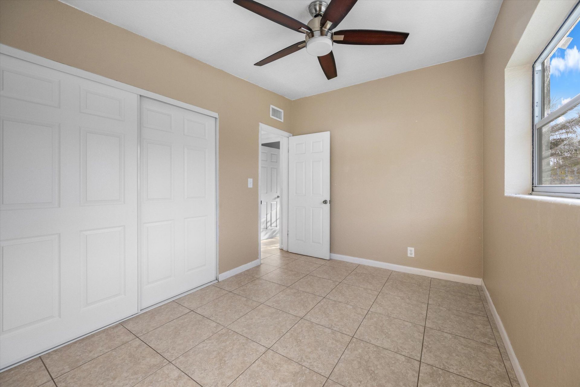 1903 E Chatham Road, West Palm Beach, FL 33415 Photo