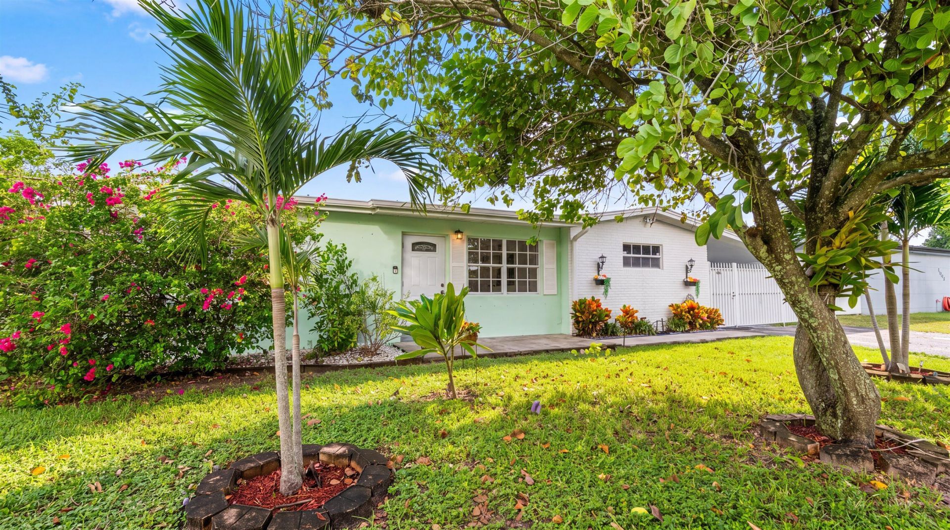1903 E Chatham Road, West Palm Beach, FL 33415 Photo