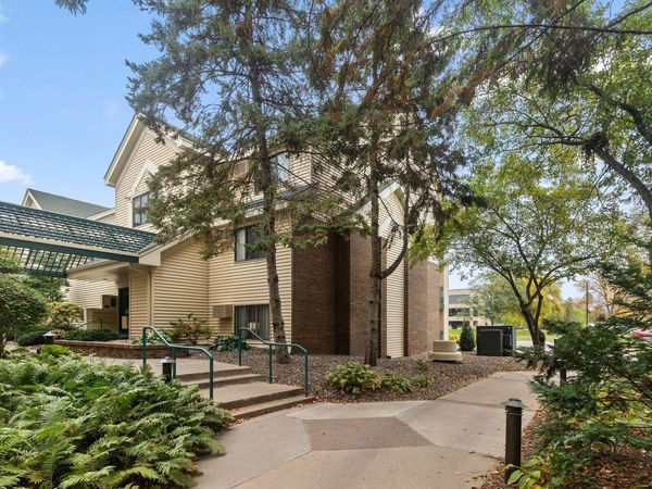 7602 York Avenue S, Unit 7111, Edina, MN 55435