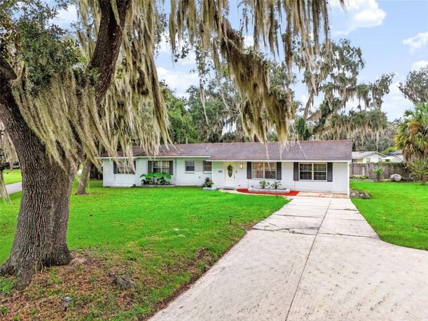 1020 COTTONWOOD STREET , LEESBURG, FL 34748