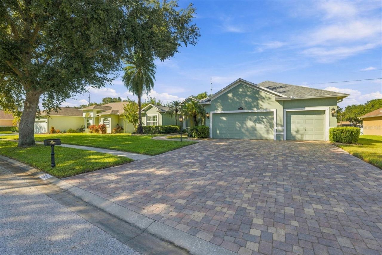 3916 Valrico Grove Drive , Valrico, FL 33594 Photo