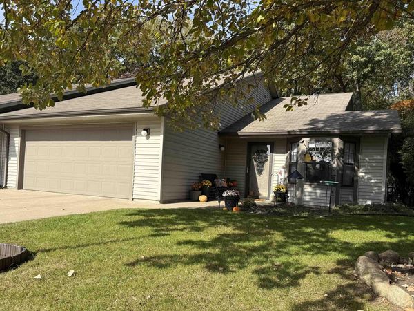 1660 Pine Ridge Court, Elkhart, IN 46514