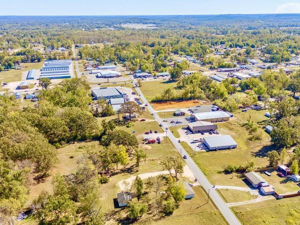 185 EUREKA ST, Savannah, TN 38372