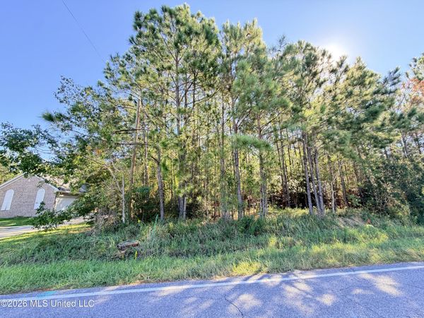 6608 S Riviera Drive, Biloxi, MS 39532