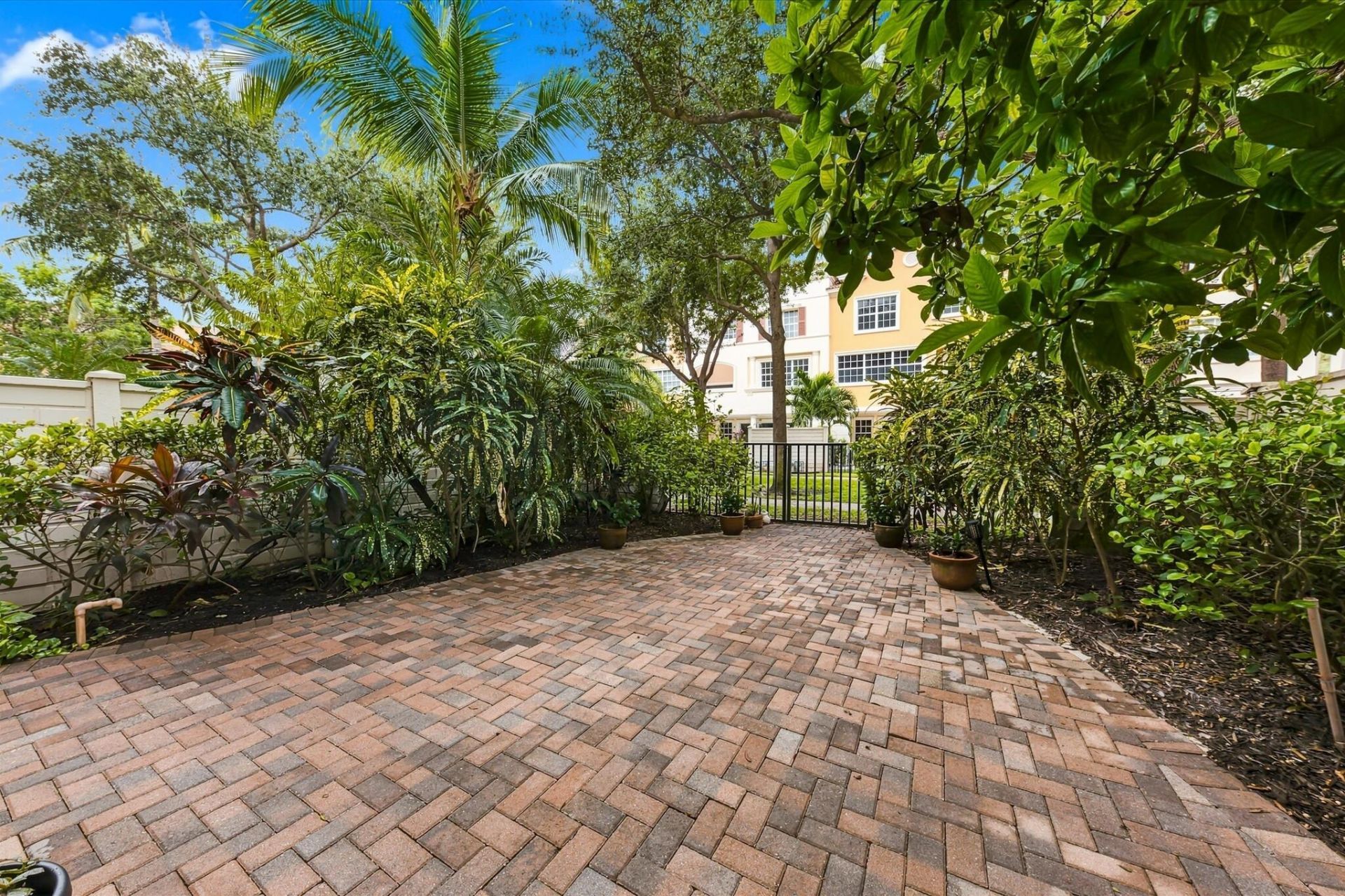 5545 NE Trieste Way, Boca Raton, FL 33487 Photo