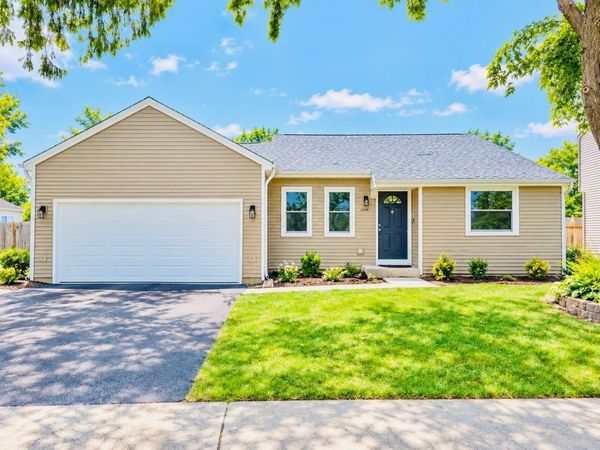 2690 Crosscreek Court , Aurora, IL 60502