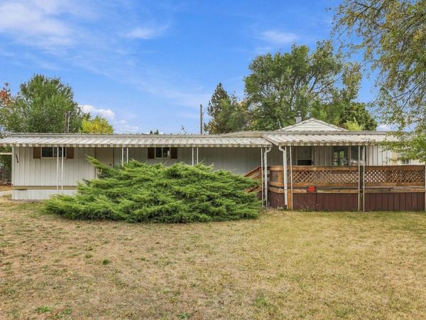 19016 E Bloom Cir, Greenacres, WA 99016