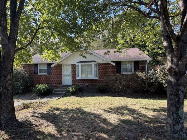 3821 Valley Ridge Dr, Nashville, TN 37211
