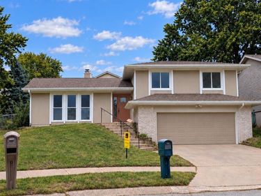 5626 N 117th Avenue Circle, Omaha, NE 68164