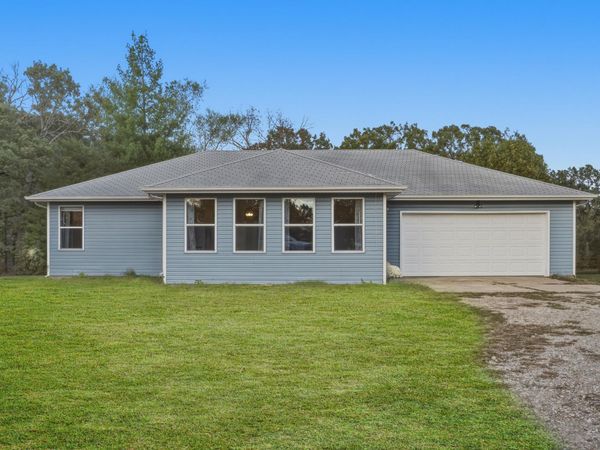 3045 New Hope Road , Fordland, MO 65652